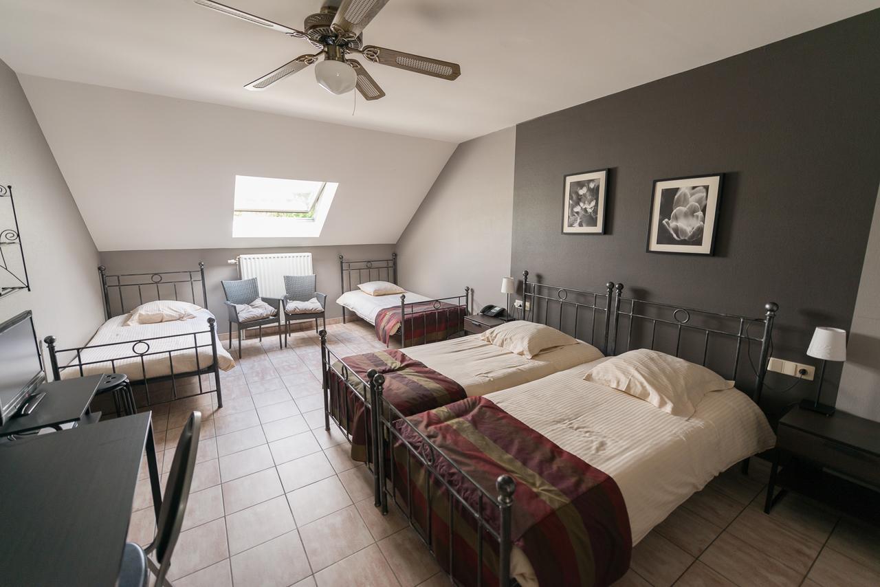 Auberge De La Lesse Celles  Ngoại thất bức ảnh