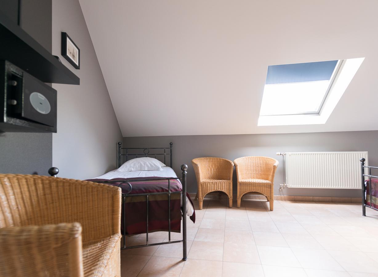 Auberge De La Lesse Celles  Ngoại thất bức ảnh