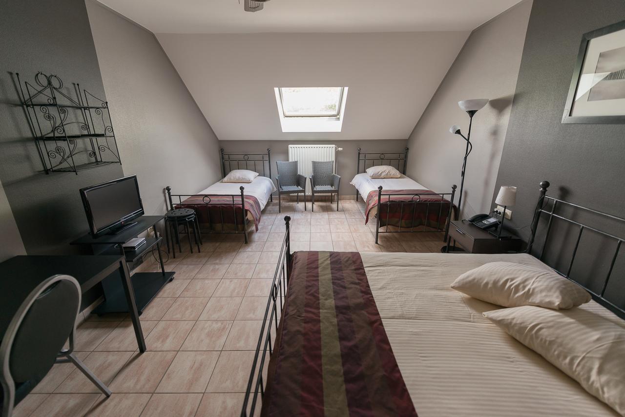 Auberge De La Lesse Celles  Ngoại thất bức ảnh