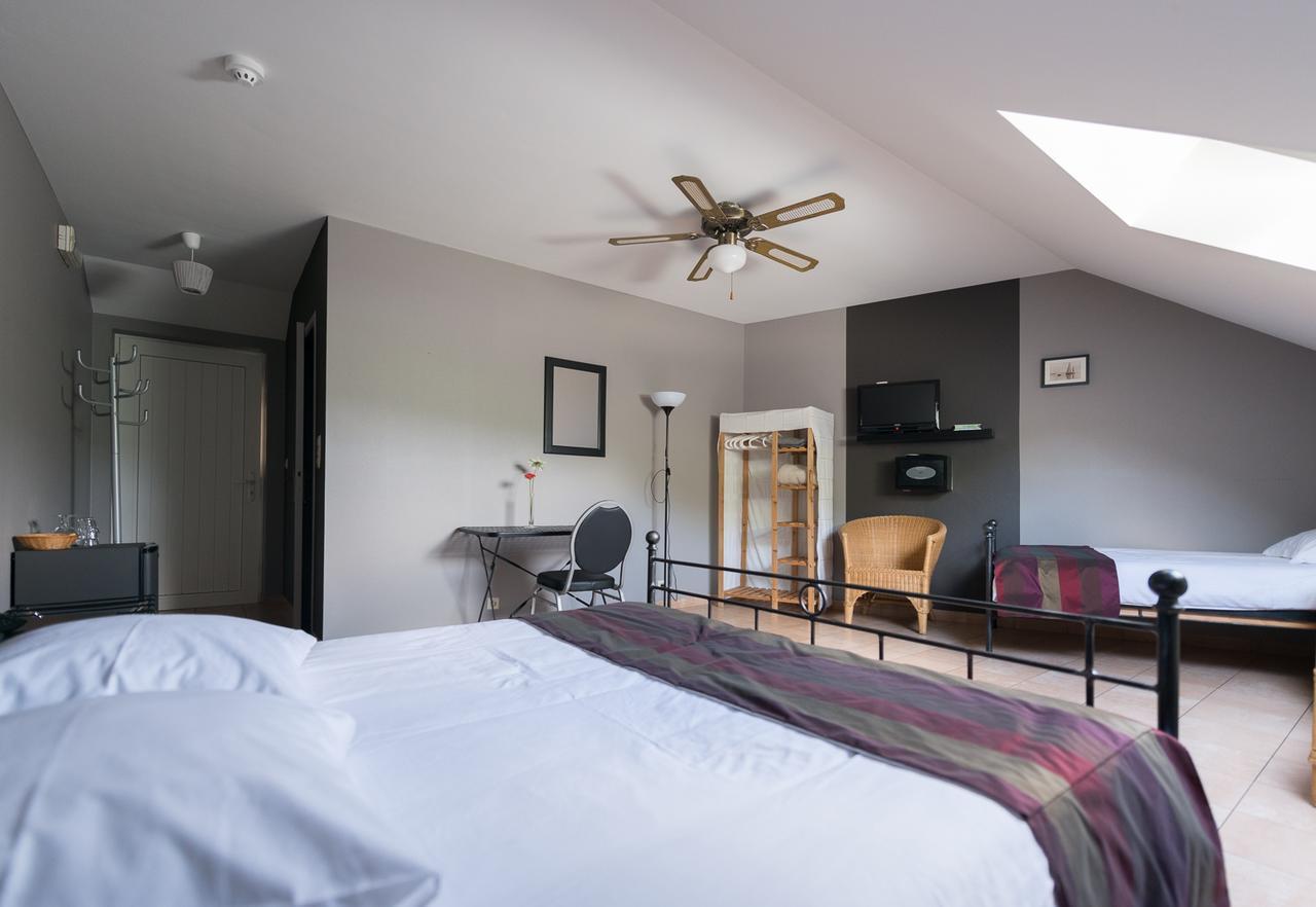 Auberge De La Lesse Celles  Ngoại thất bức ảnh